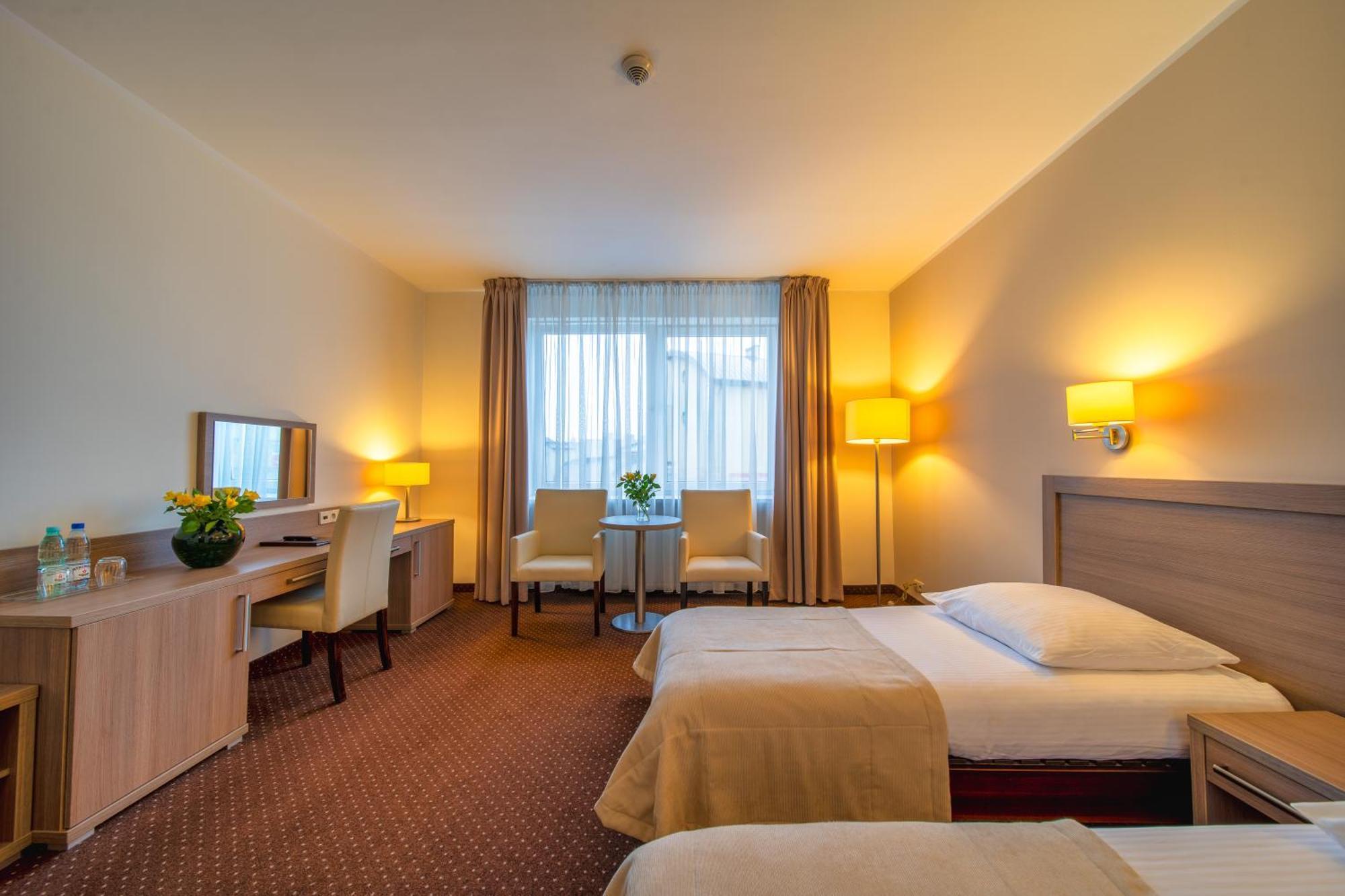 Hotel Gromada Arka Lux คอซซาลิน ภายนอก รูปภาพ