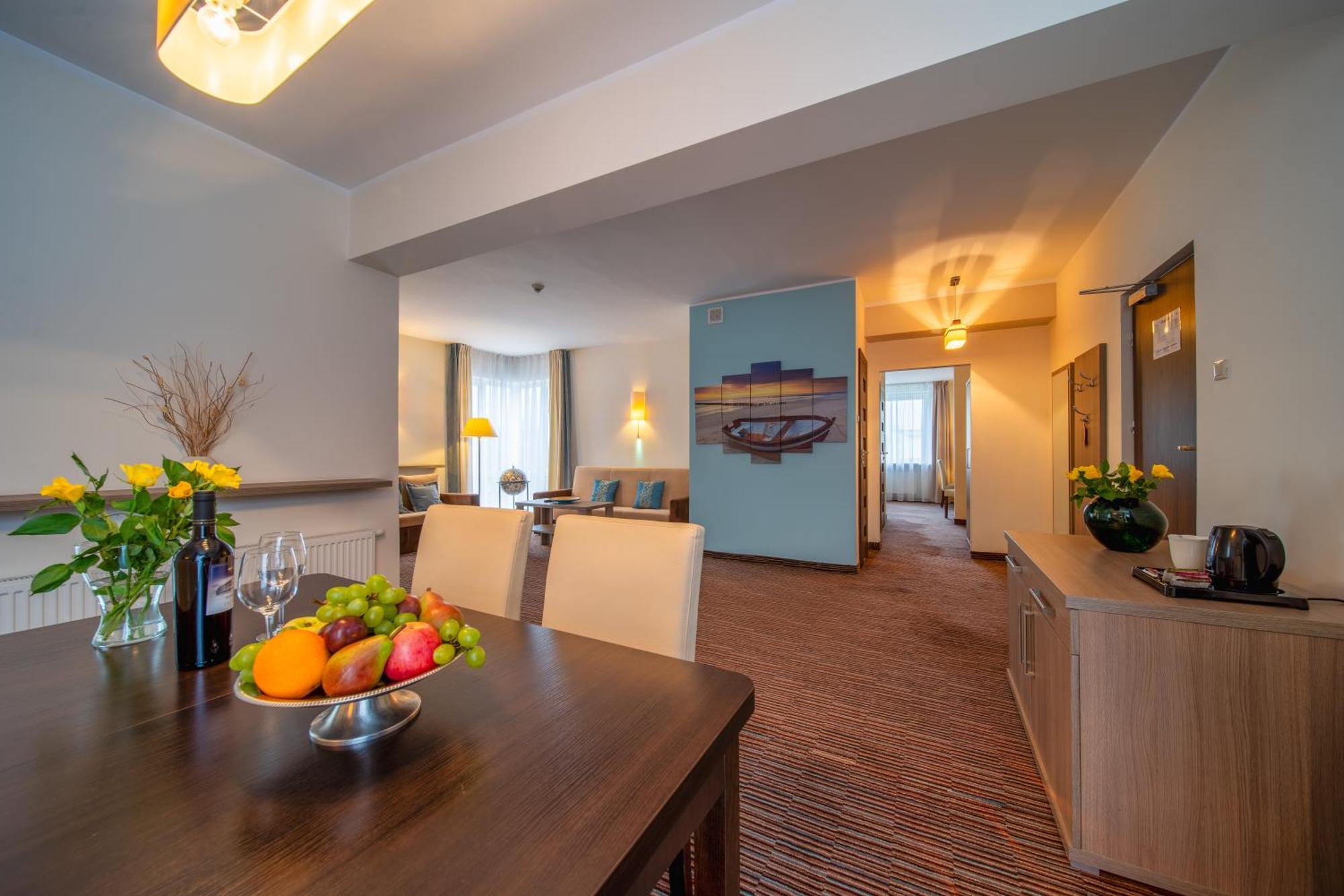 Hotel Gromada Arka Lux คอซซาลิน ภายนอก รูปภาพ