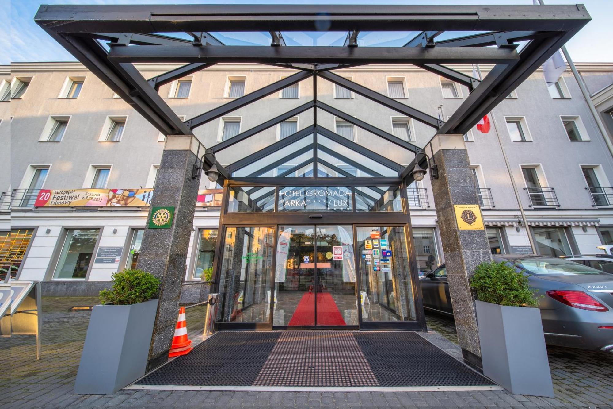 Hotel Gromada Arka Lux คอซซาลิน ภายนอก รูปภาพ