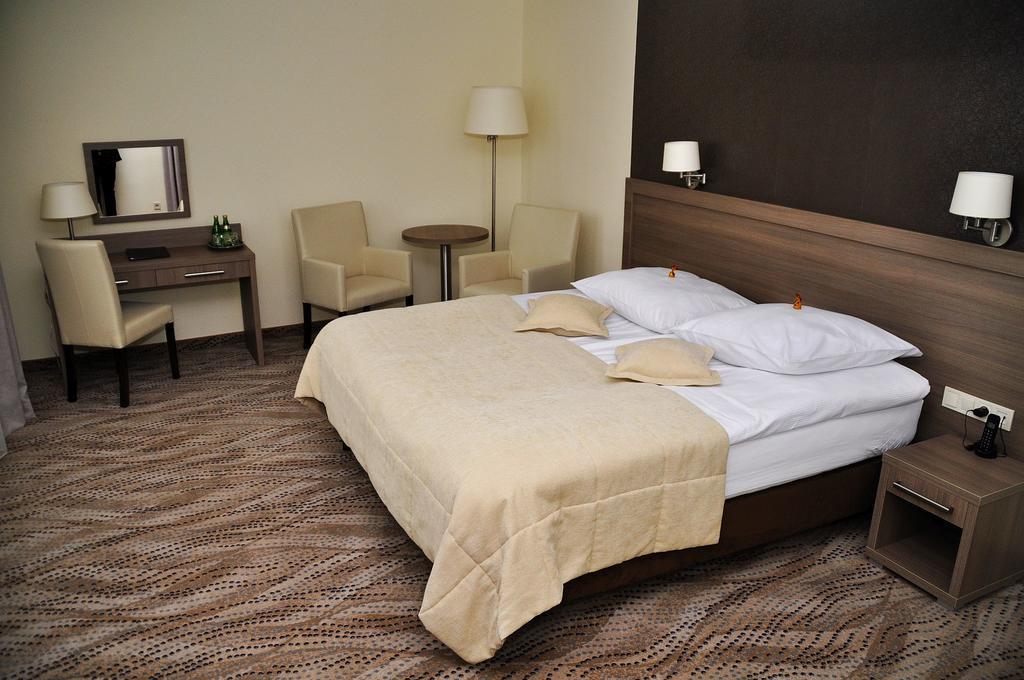 Hotel Gromada Arka Lux คอซซาลิน ภายนอก รูปภาพ