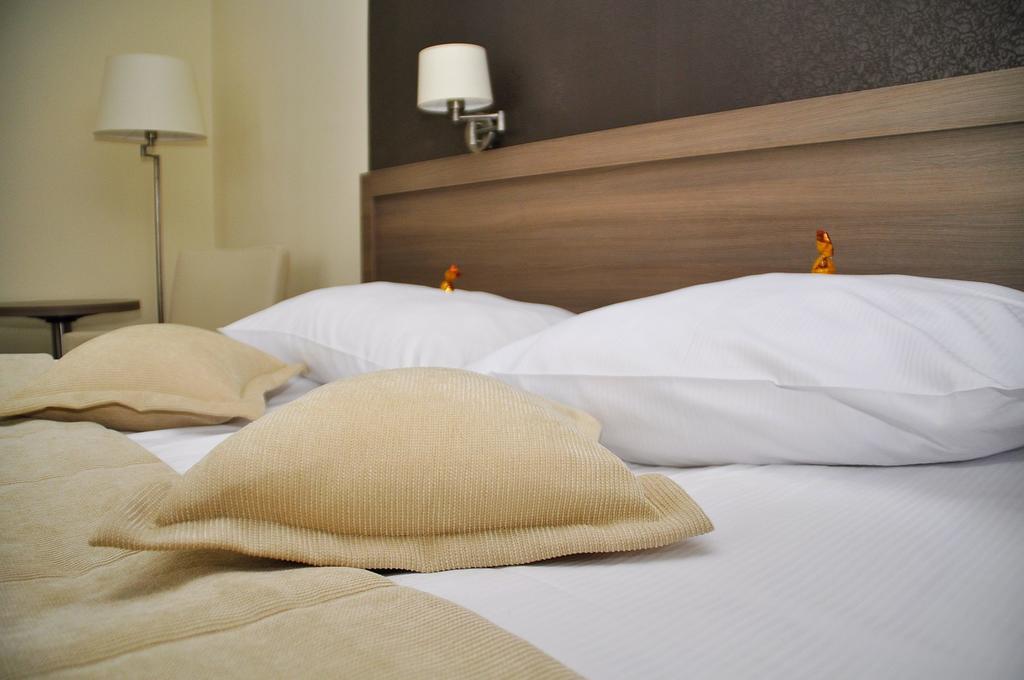 Hotel Gromada Arka Lux คอซซาลิน ภายนอก รูปภาพ