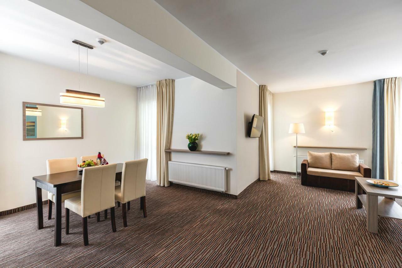 Hotel Gromada Arka Lux คอซซาลิน ภายนอก รูปภาพ
