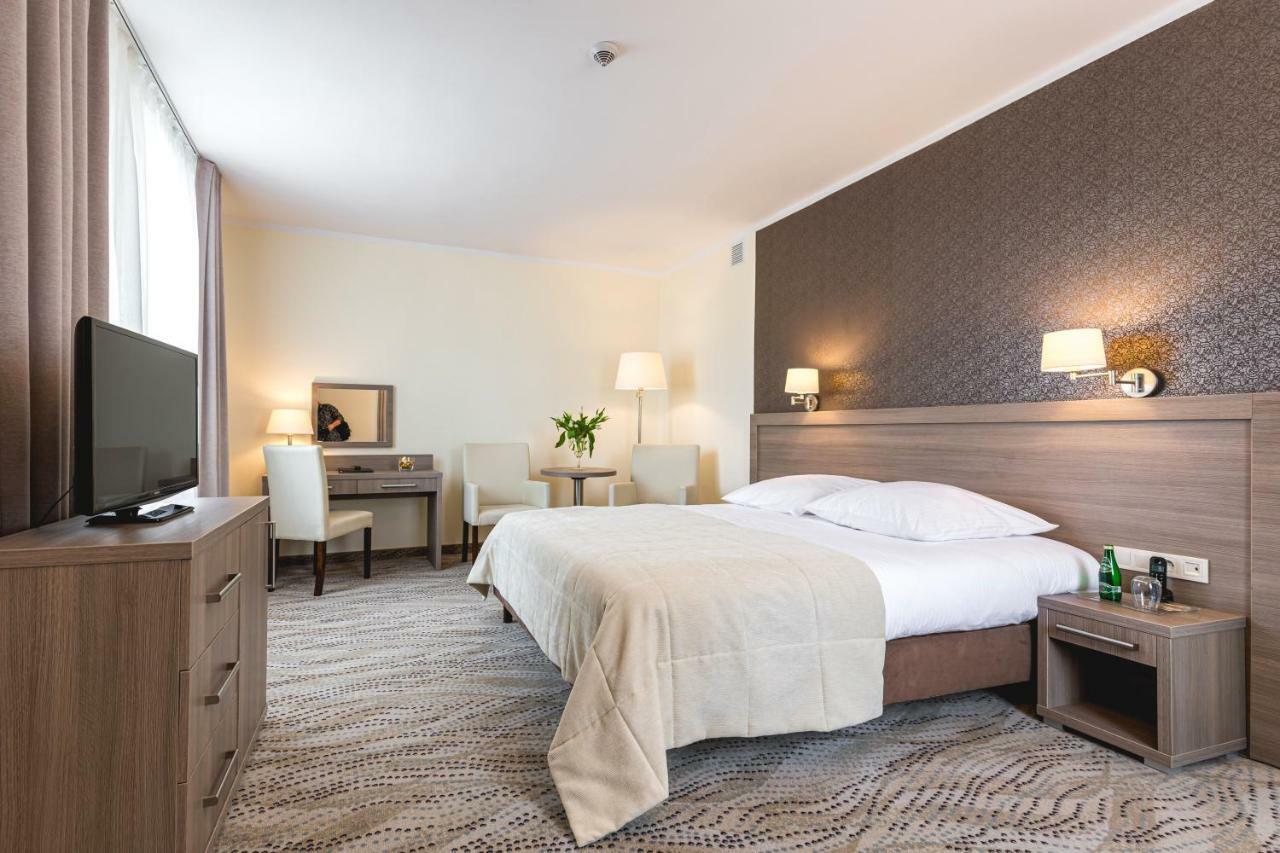 Hotel Gromada Arka Lux คอซซาลิน ภายนอก รูปภาพ